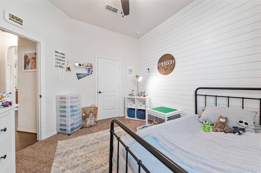 Guest bedroom 2