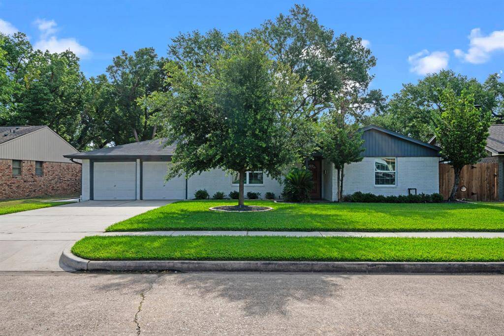 Welcome home to 3010 Helberg Rd!