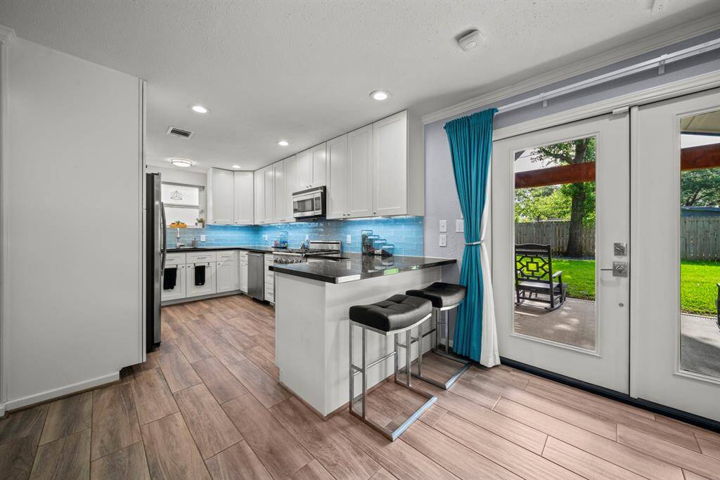 Beautifully updated kitchen