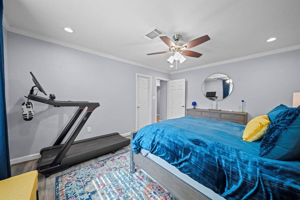 Oversized bedrooms!