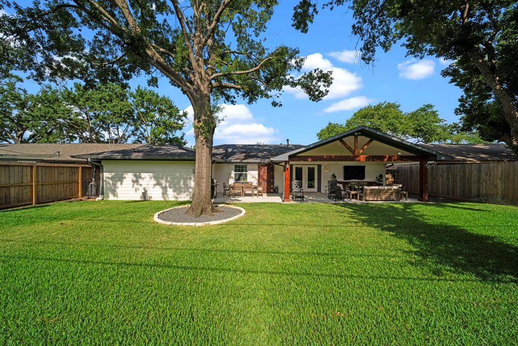 Beautifully maintained backyard