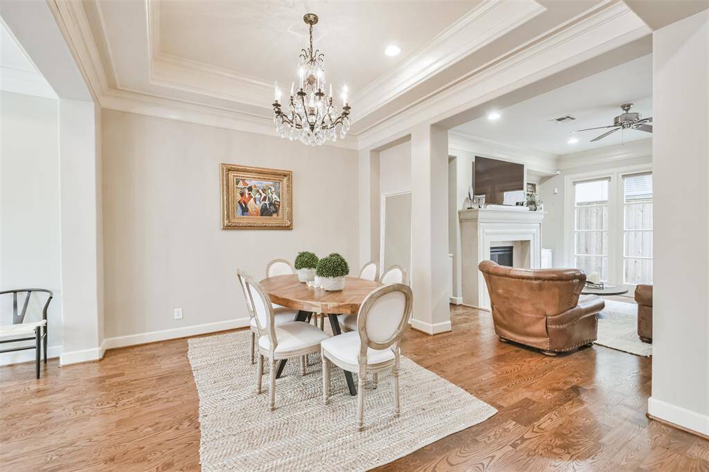 Open-concept design blends thedining and living areas,showcasing architectural detailsand effortless flow, ideal formodern lifestyles andentertaining.