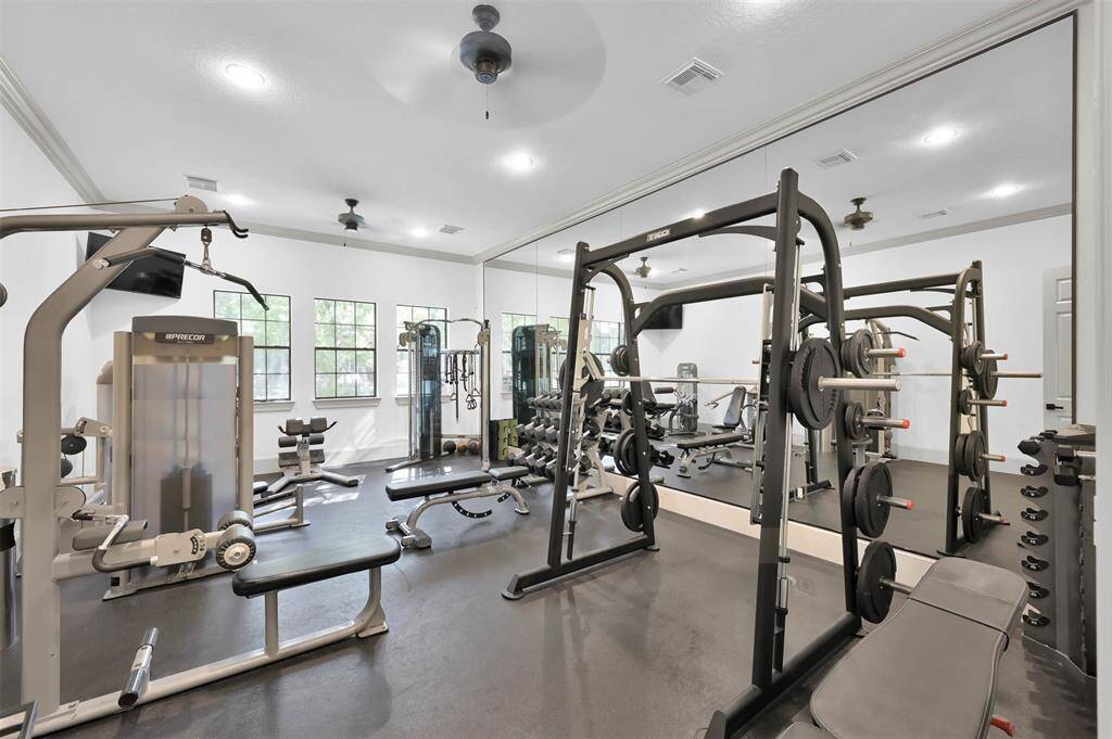 Private access to Fitness centerin Lake Club