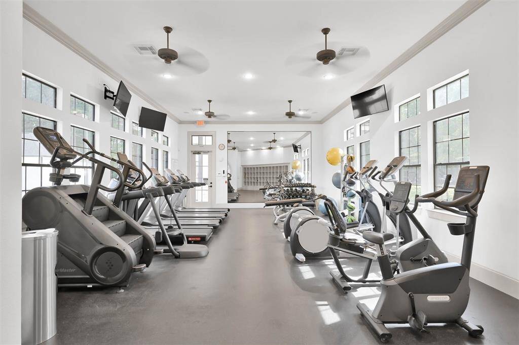 Private access to Workout roomin Lake club