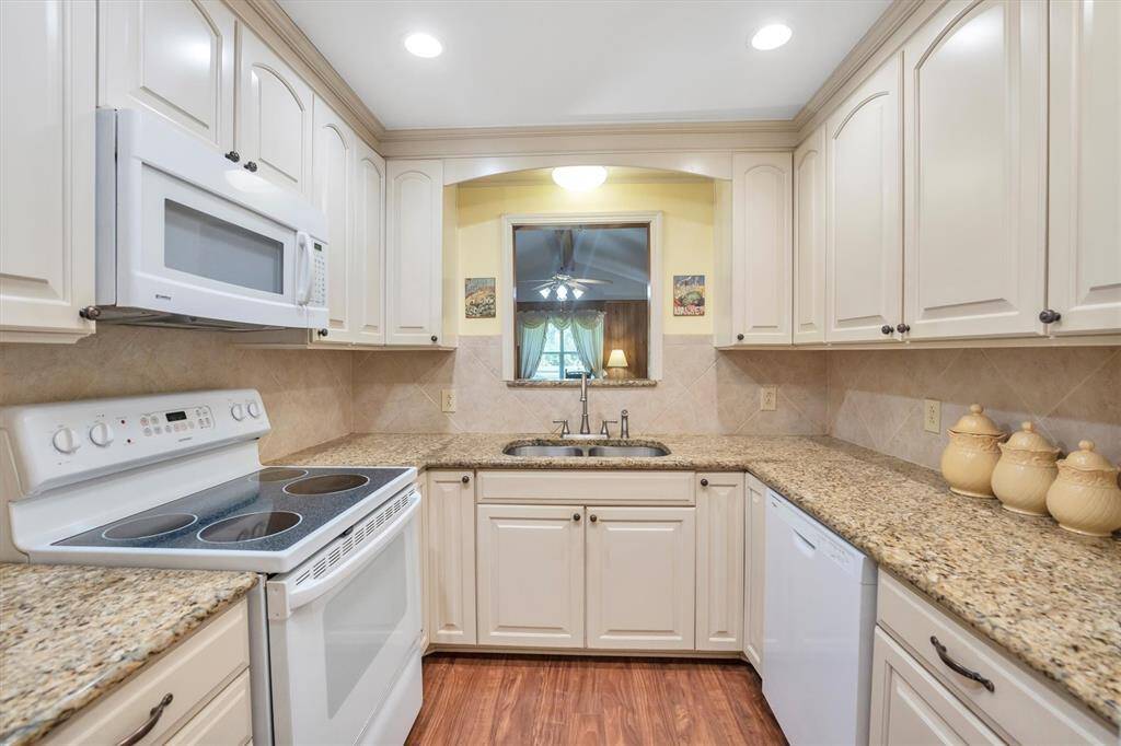 Full kitchen view