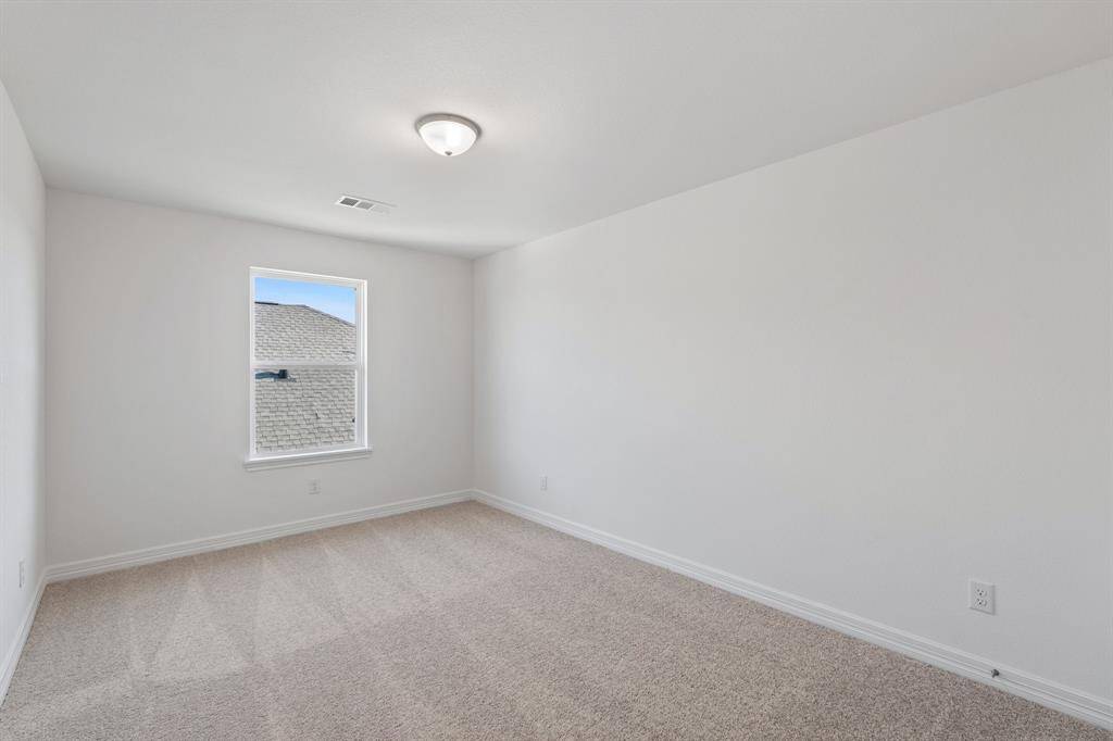 Note: Sample product photo. Actual exterior and interior selections may vary by homesite. Photo may be virtually staged