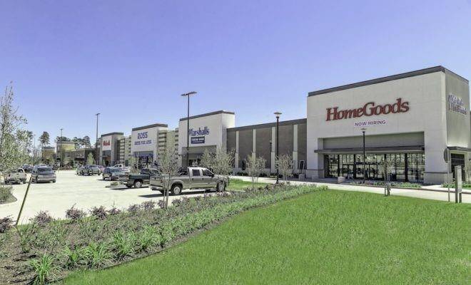 Convenient access shops & restaurants at Grand Central Park's 336 Marketplace