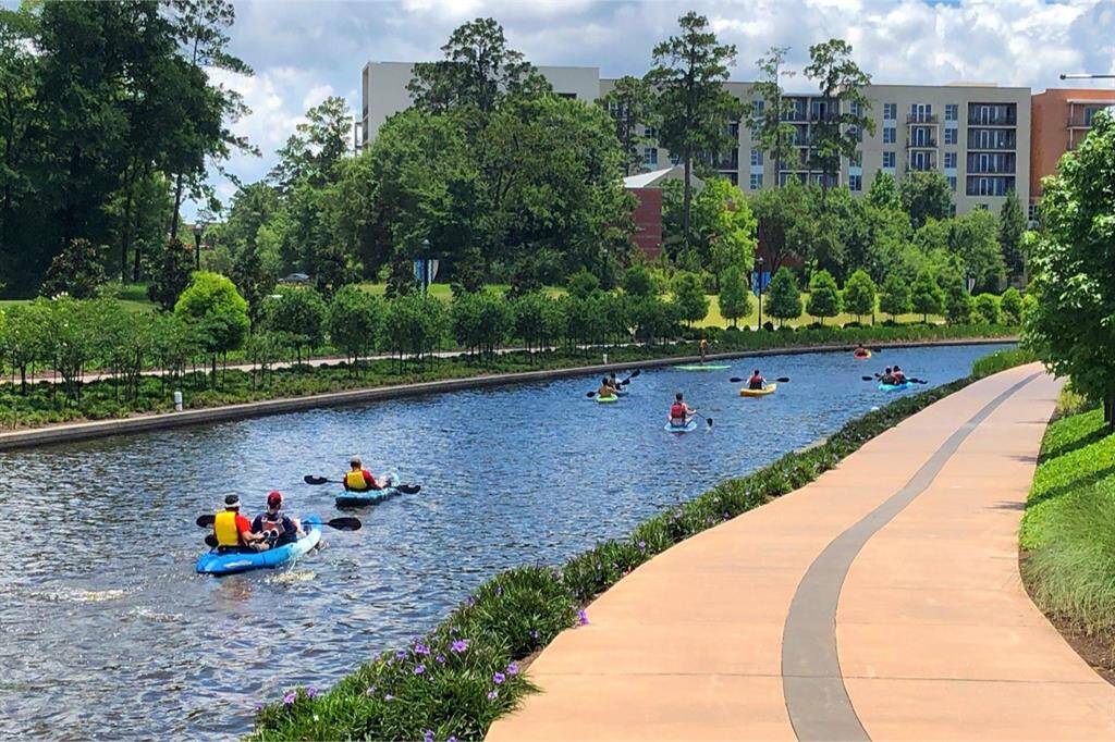 Woodlands Riva Row Boathouse