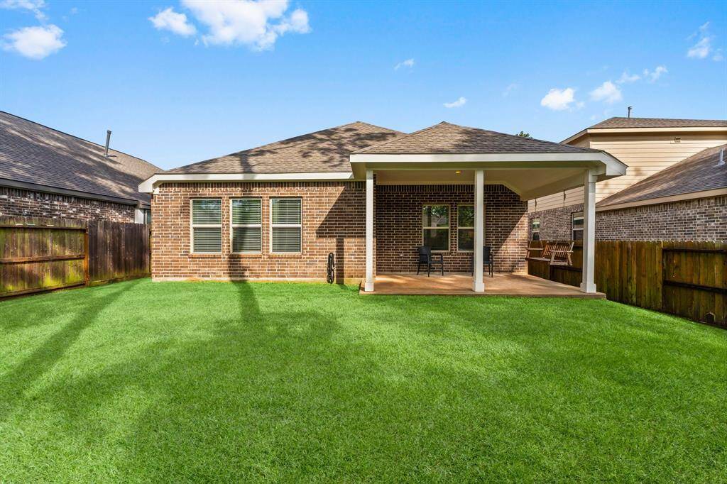Experience community at its finest at The Woodlands Hills Community Center. A hub of activity and connection, where residents gather, play, and create lifelong memories. Discover the heart of vibrant living right at your doorstep.