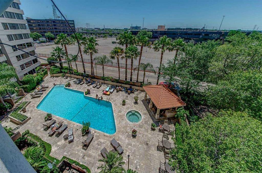 Amazing Resort-Style Pool Area & Amenities