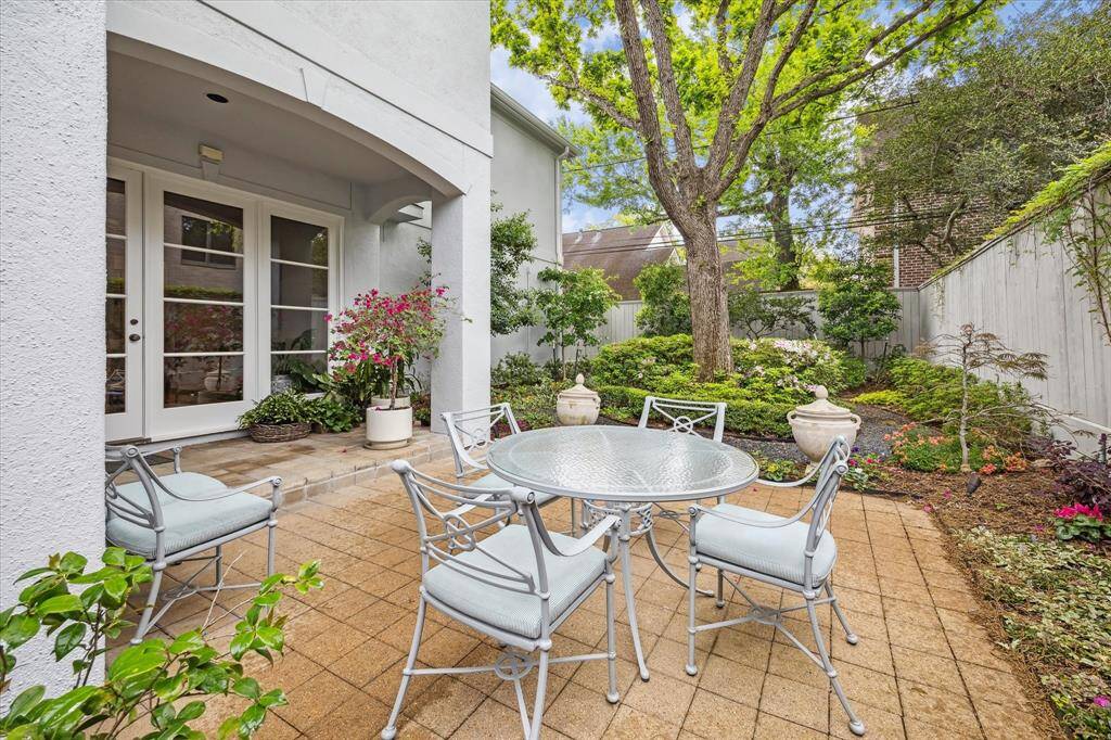 One last shot of Overbrook’s pretty outdoor spaces that allow ample space for al fresco dining and entertaining. Come see for yourself!