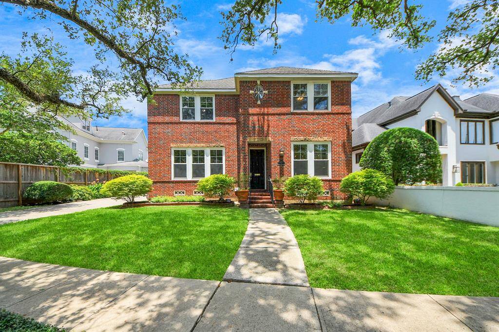 Montclair is a coveted, inner loop Houston neighborhood known for its greenery, beautiful homes and sense of community.