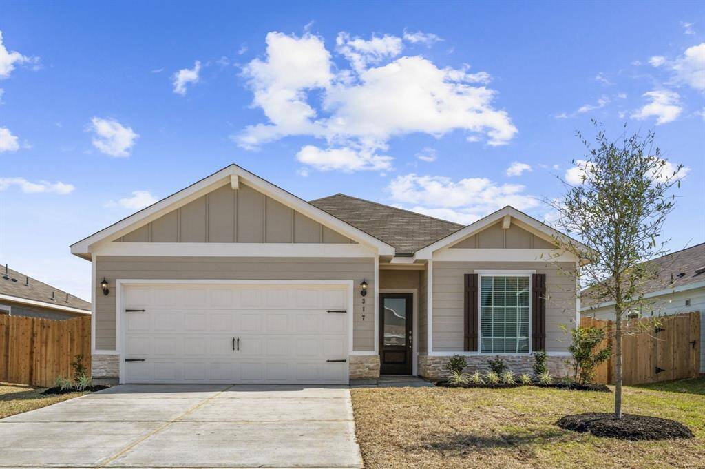 Example of the Maple plan being built at 384 Tejas Trail