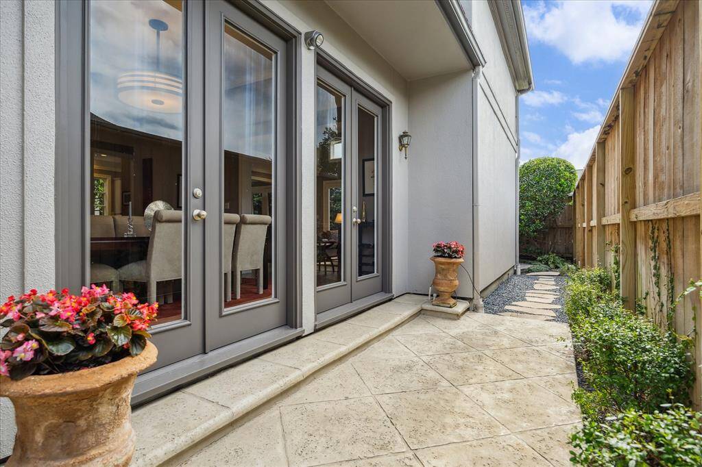 side patio off of dining room