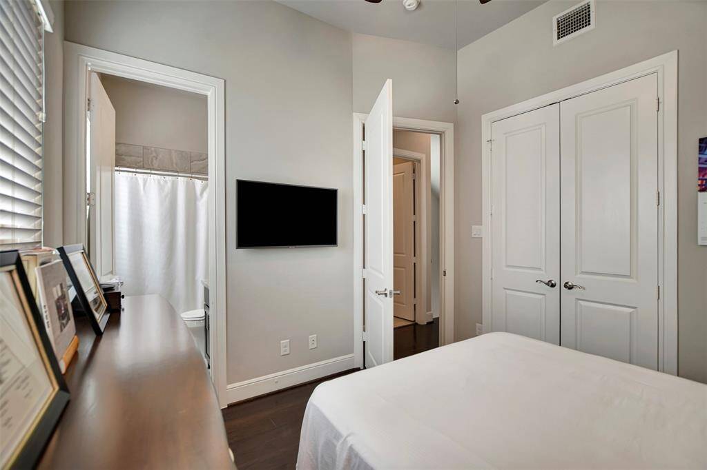 Third bedroom with its private bathroom.