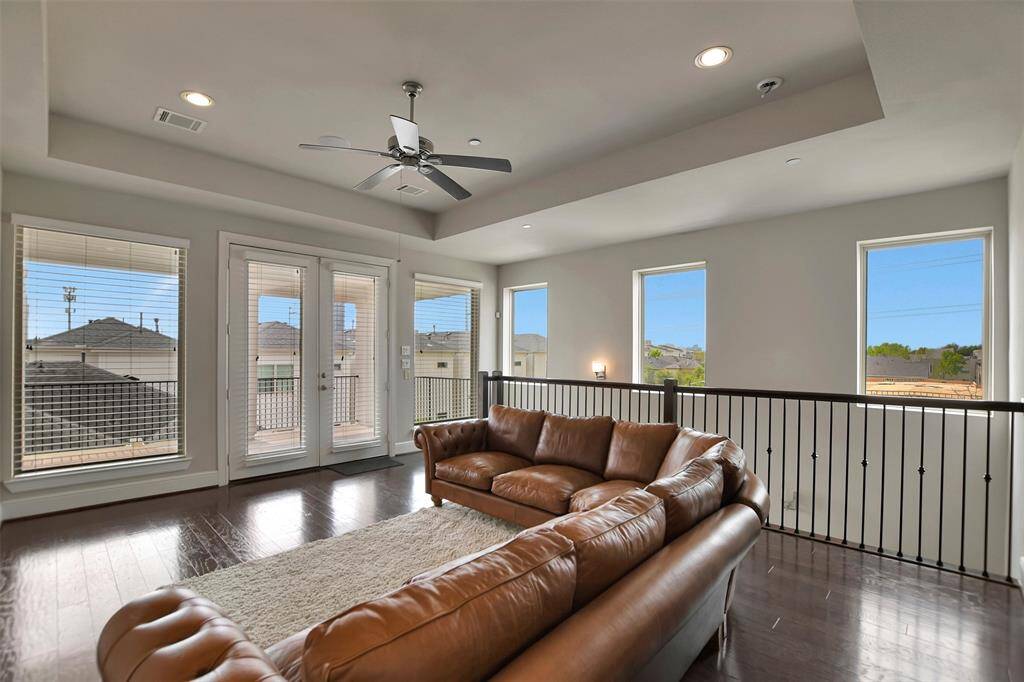 fourth floor living space to the enormous outdoor rooftop