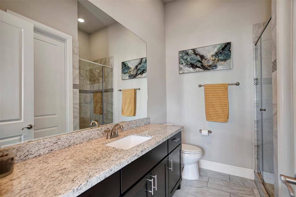 First floor ensuite bathroon.
