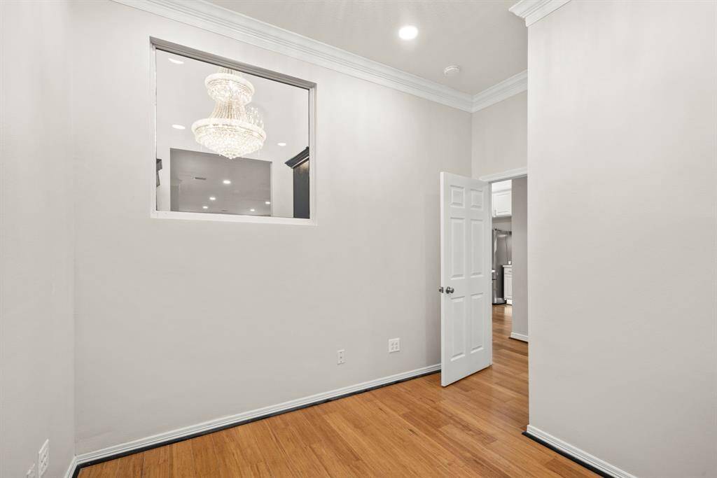 This room is located in the first floor in the back, could be a great space for an office, hobby room, storage  or play room .