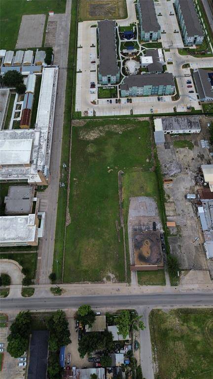 411 Berry Rd. is waiting for your vision to become a reality