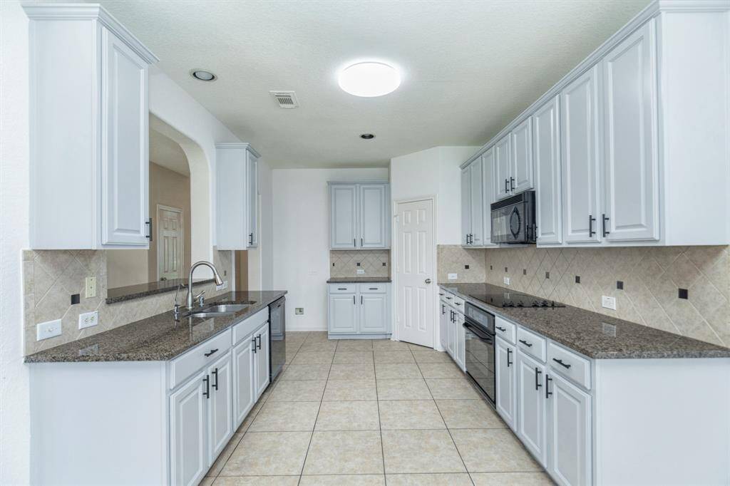 Built in cooktop and oven