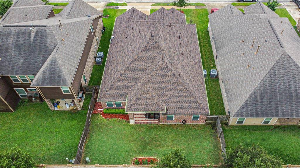 Great sized backyard, fully fenced, with no neighbors behind the home. New roof! Age 6 months.