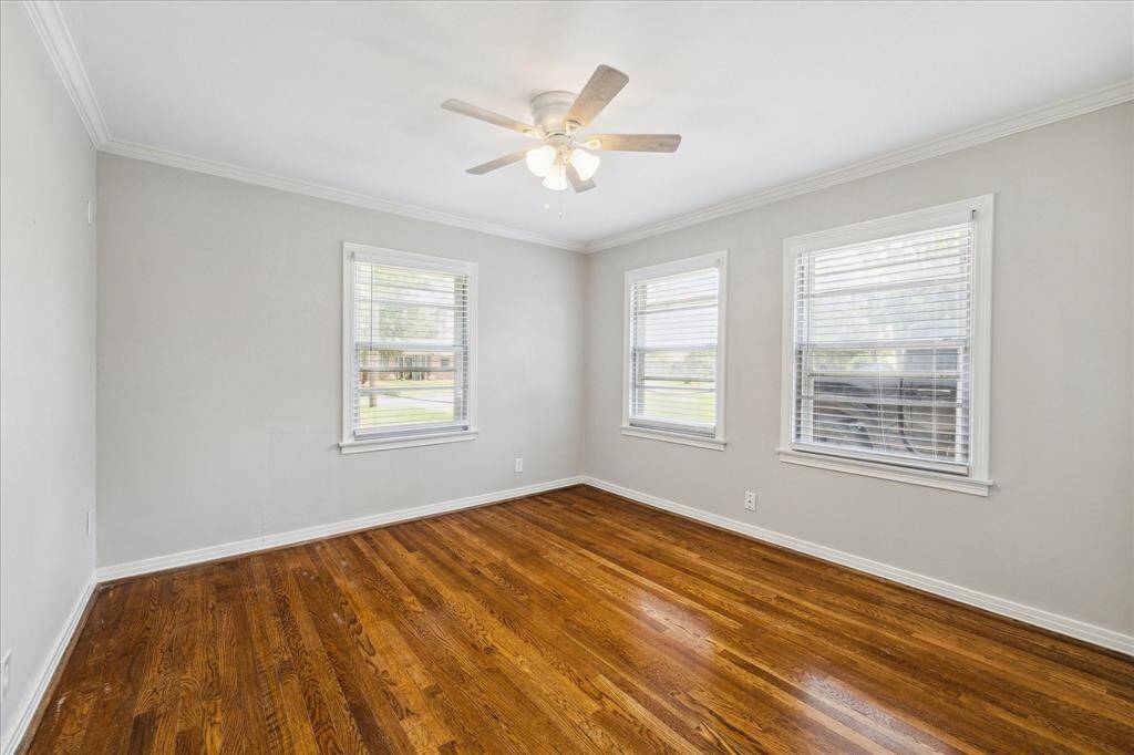 Secondary bedroom