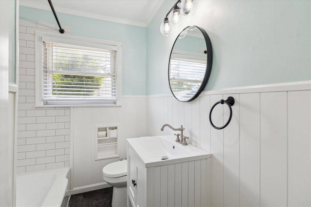 Secondary bathroom