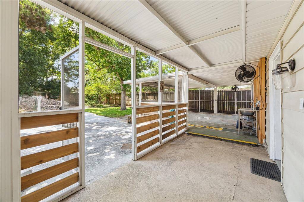 Huge screened porch with built-in fans - perfect for hanging out in any season!