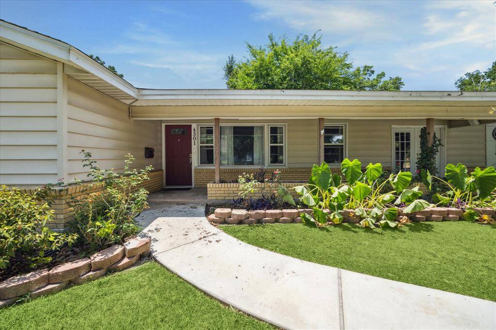 This cottage has great curb appeal