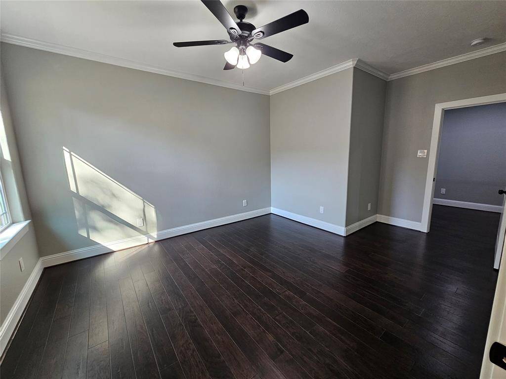 spacious 2nd room.