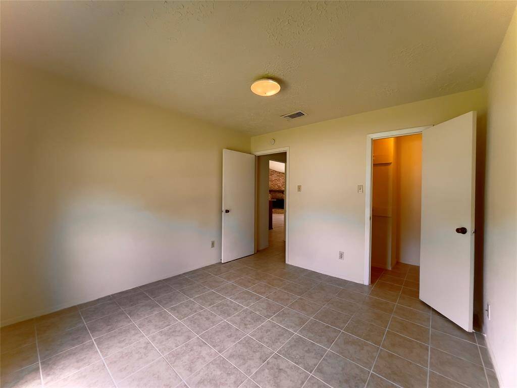 Another view of the 2nd secondary bedroom.