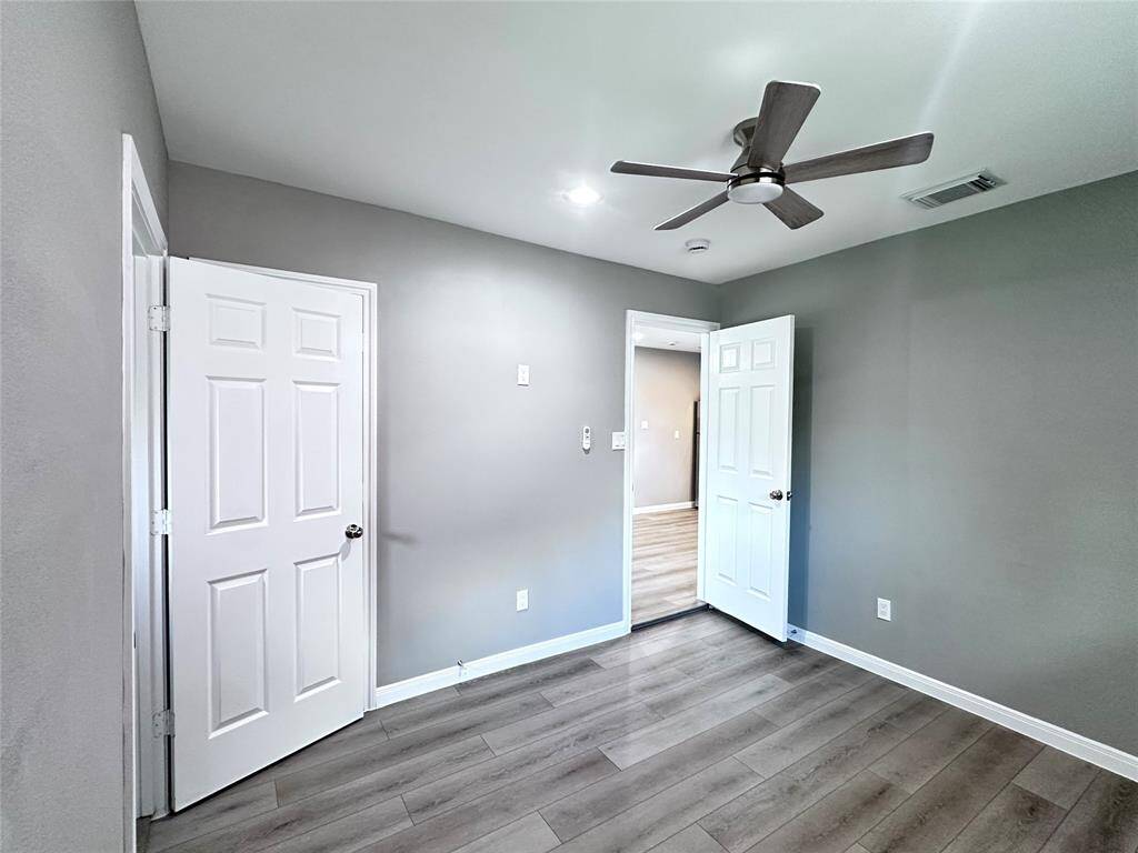 Front bedroom opening to dining