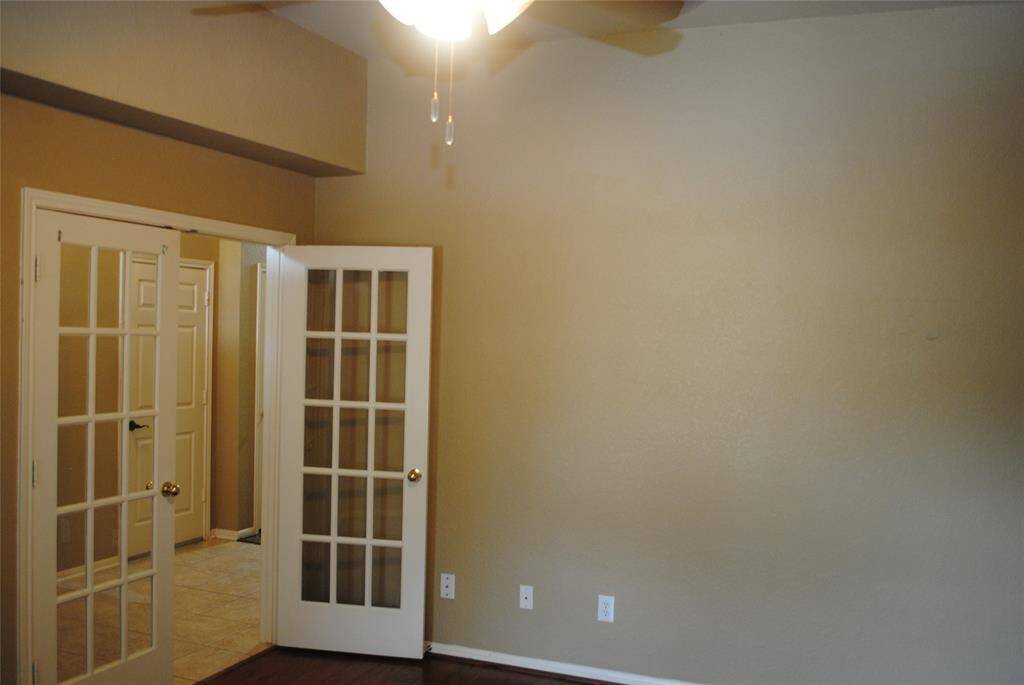 Office / Bedroom1