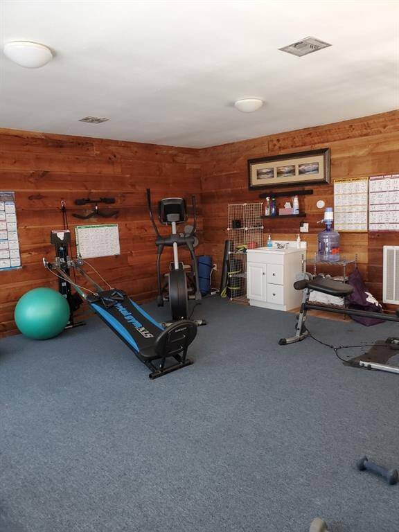 Enjoy the state-of-the-art fitness center located on the top floor of the clubhouse.