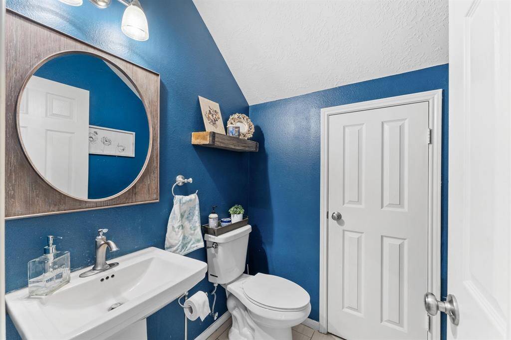Stylish half bath