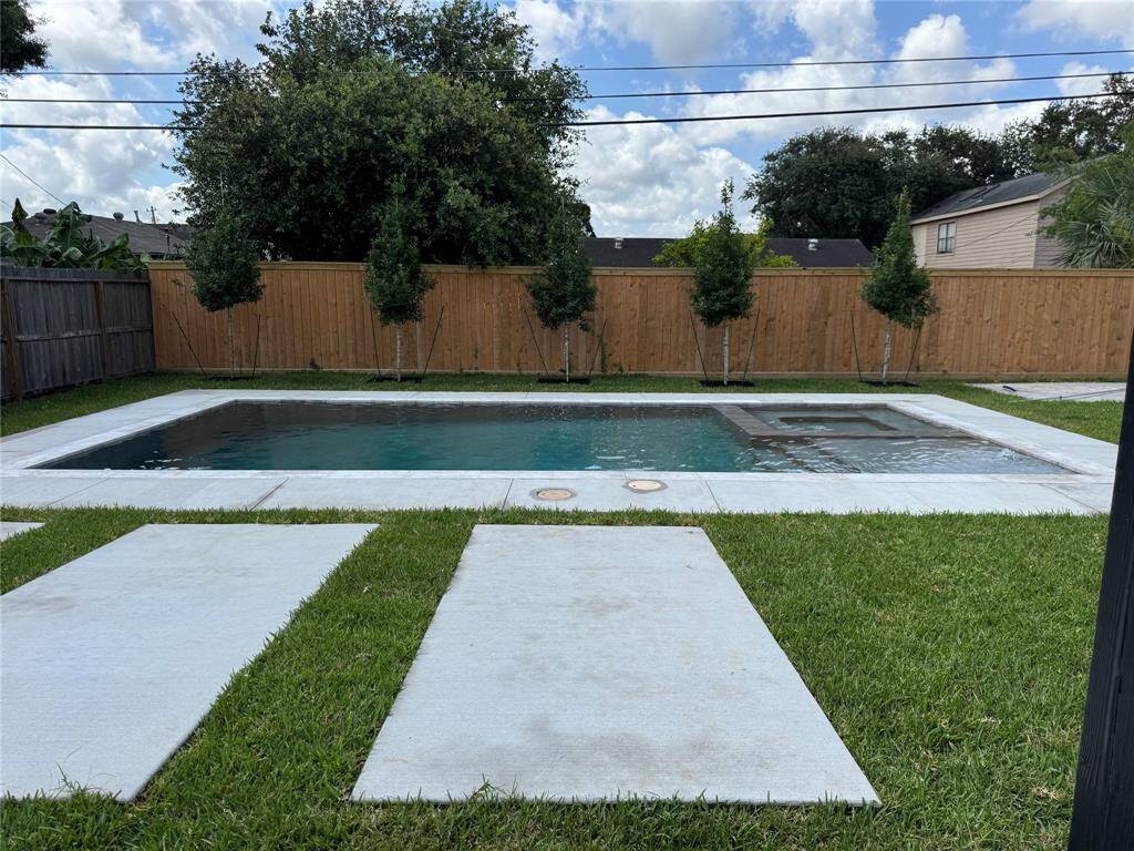Alternate view of pool.