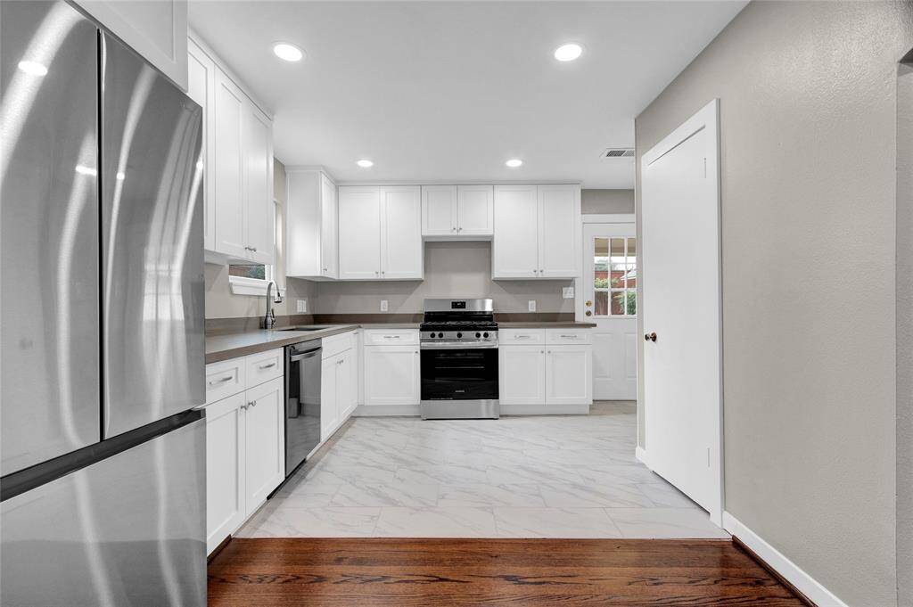 Quartz counters and spacious kitchen