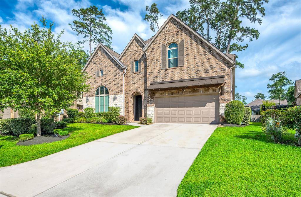Welcome to your Dream Home at 507 Woodsy Pine in Conroe, TX!