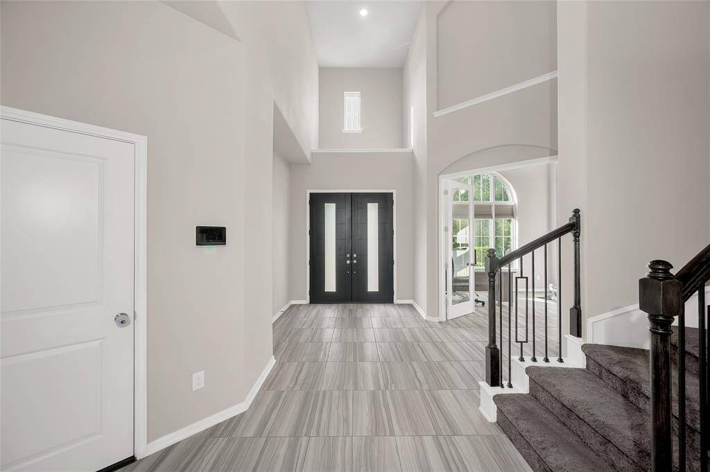 Expansive Entryway