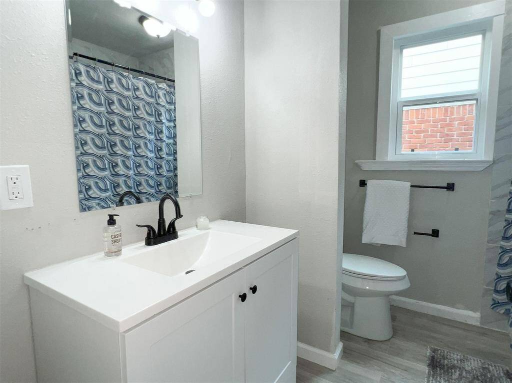 Modern bathroom