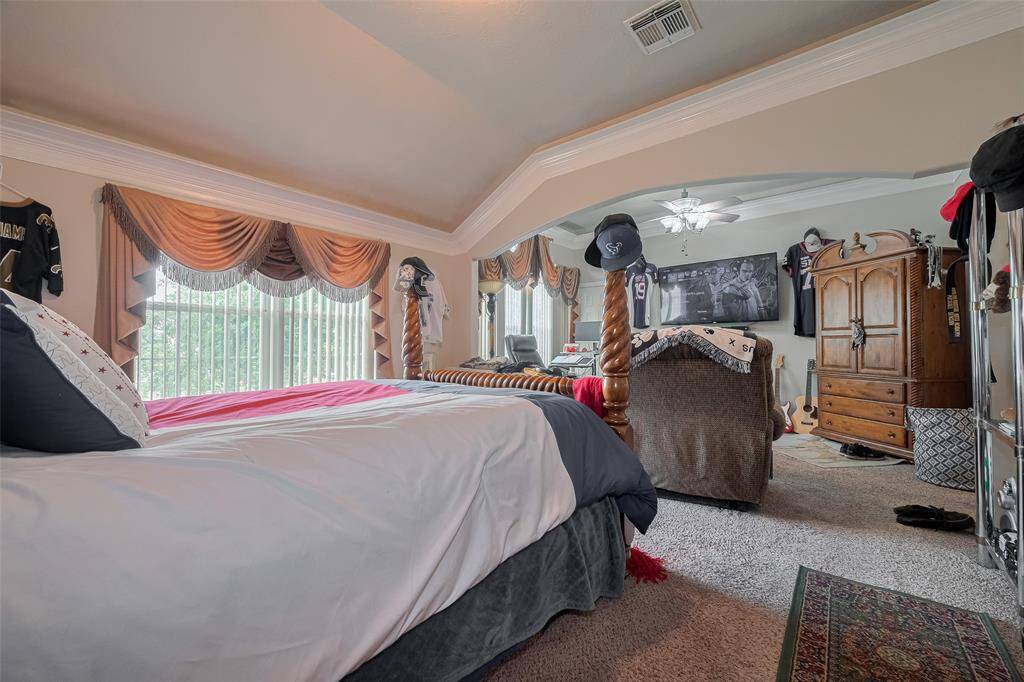 Upstairs bedroom ensuite with private living area