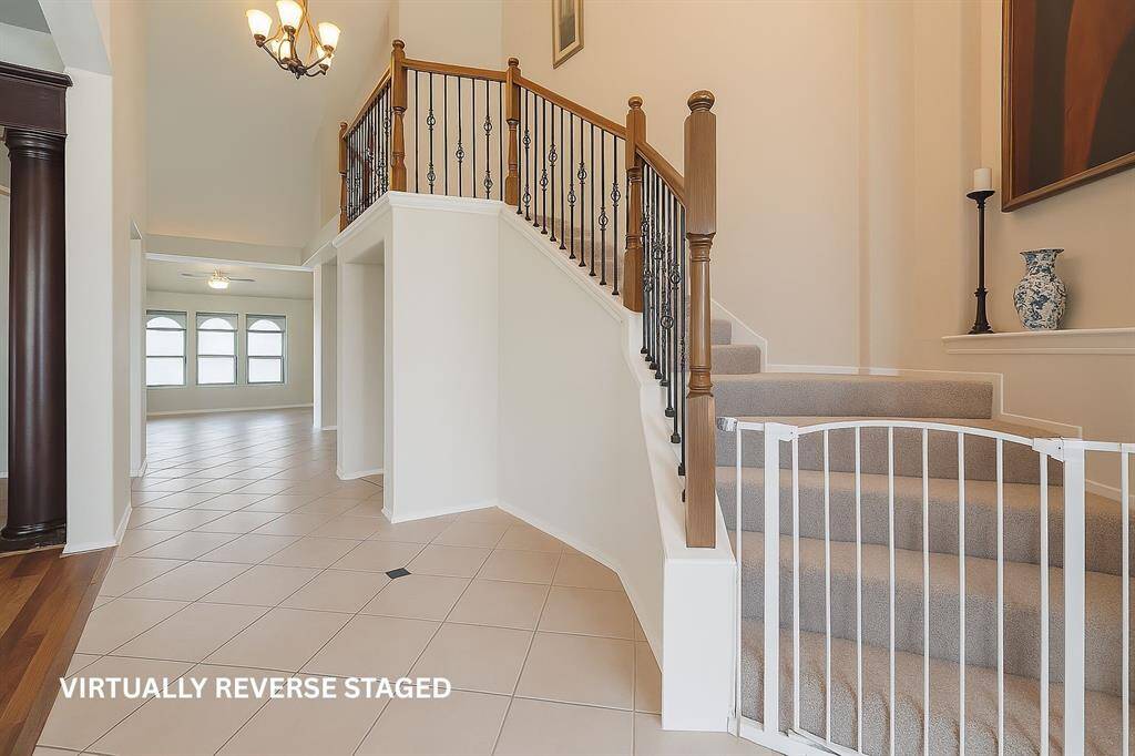 Beautiful wide entry way