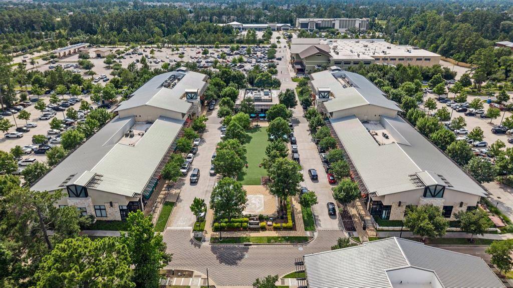 This home is within walking distance to Creekside's Vibrant bustling shopping and dining center featuring tree-lined walkways, green space, and ample parking.