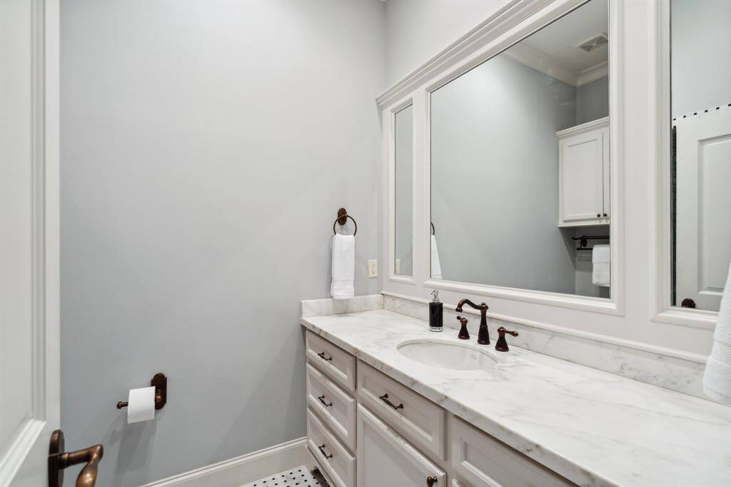 The ensuite bathroom for Bedroom #4.