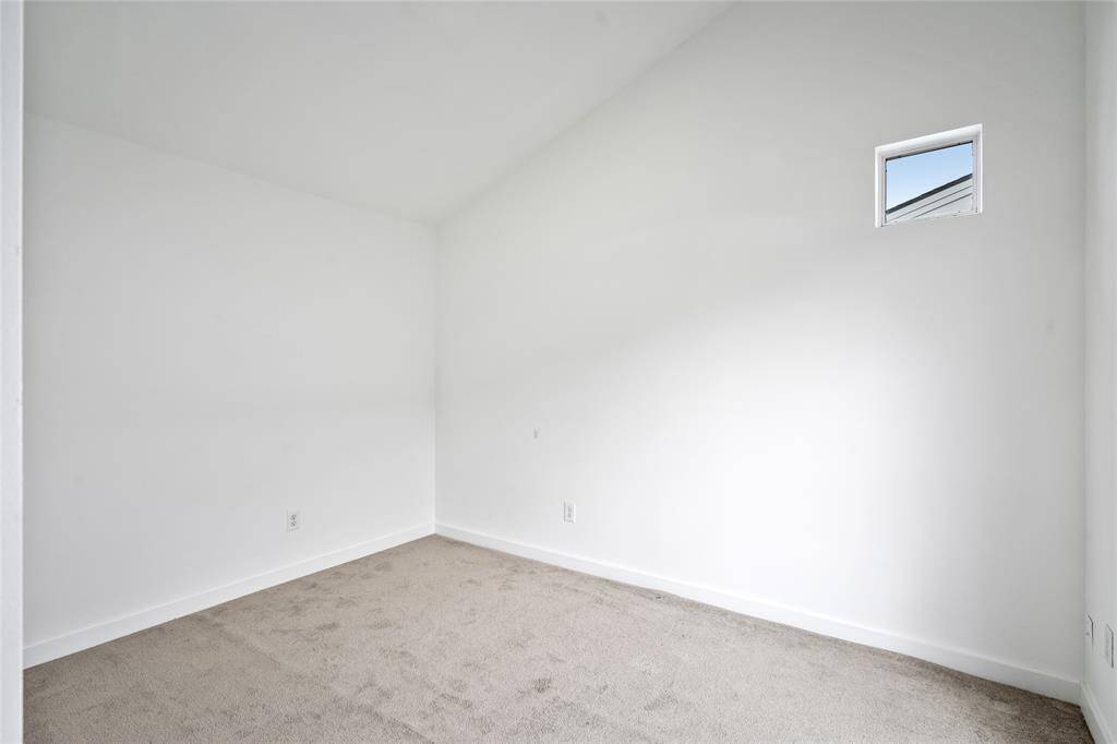 ***Virtually staged to show the room's potential when furniture is added.***