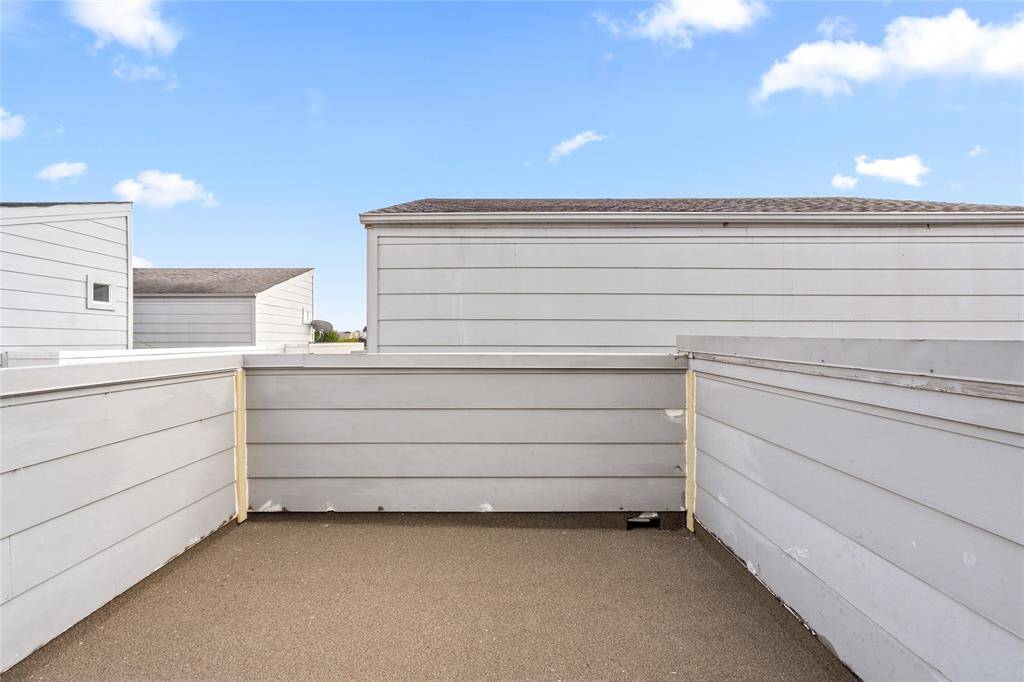***Virtually staged to show the room's potential when furniture is added.***