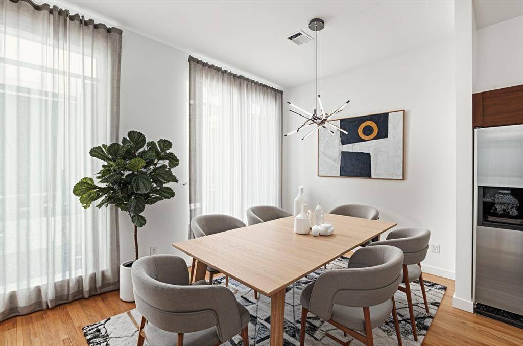 ***Virtually staged to show the room's potential when furniture is added.***