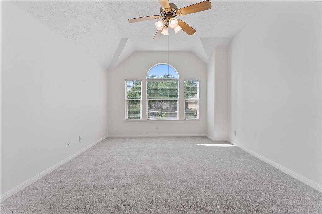 another pic of the spacious second bedroom...