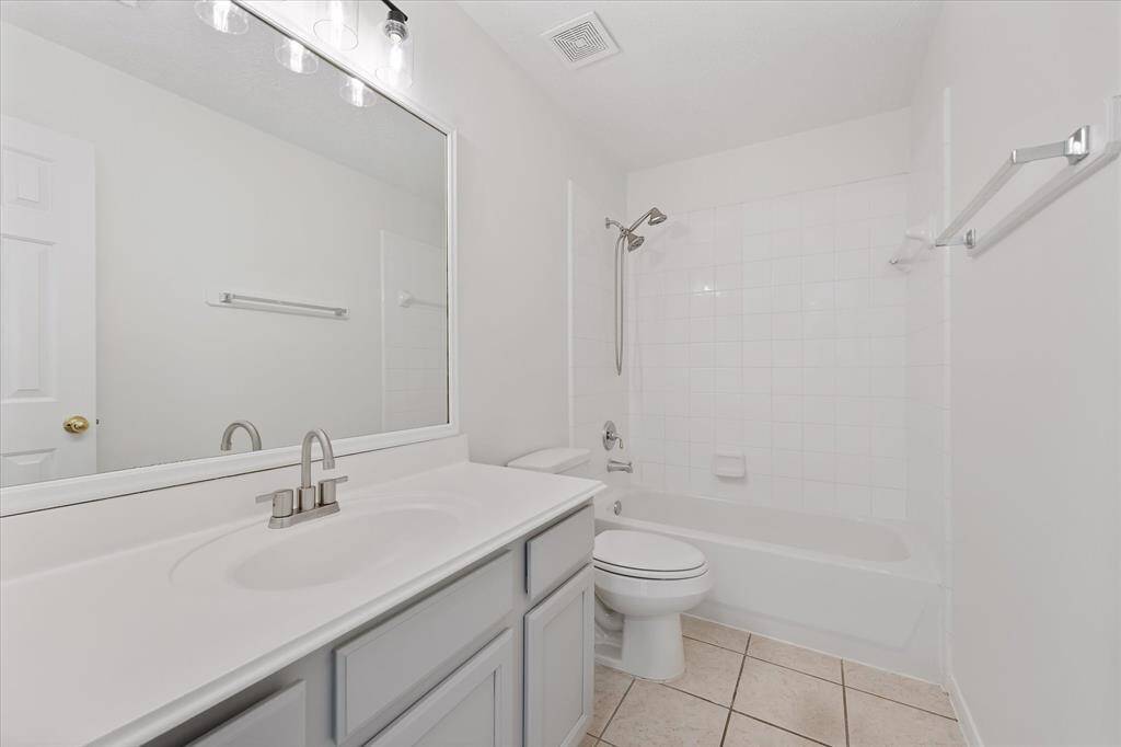 Full Bathroom with shower tub...