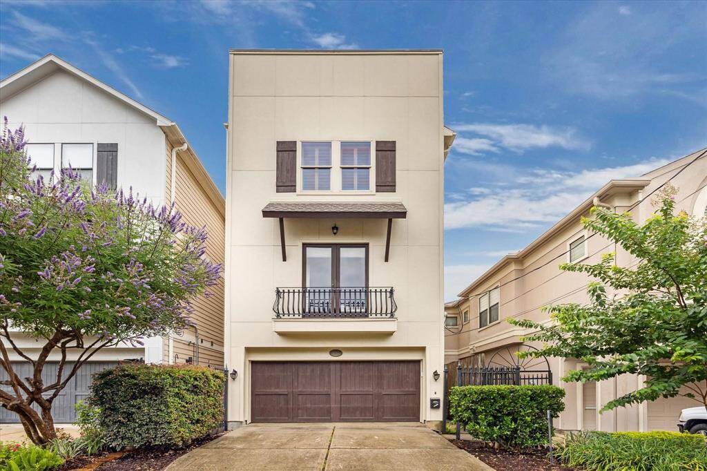 Welcome home to 6110 Clyde St!